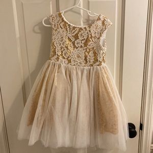 Girls hi low gold sequin lace dress. Fit my 3 year old. Pls see measurements.
